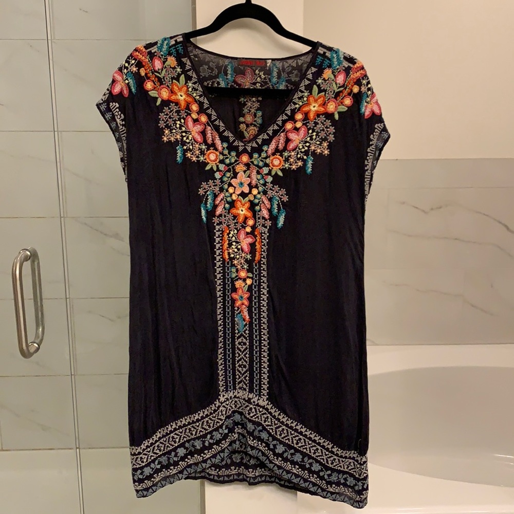 Gently Used JOHNNY WAS Short Sleeve Gray Tunic/Dress In Size!!! (S)
